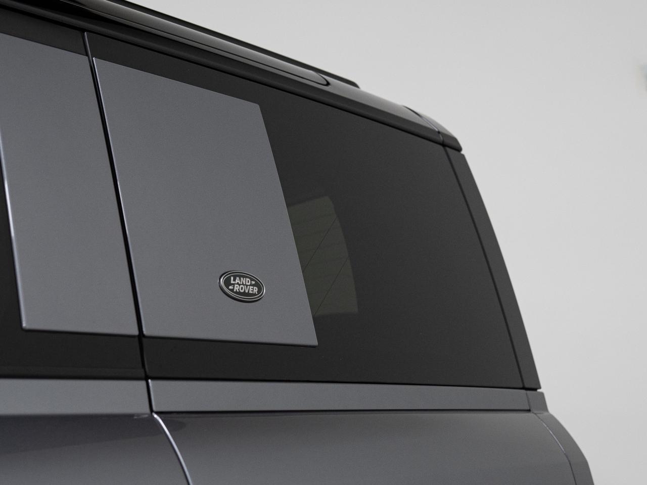 2024 Land Rover Defender 110 | P400 | X-DYNAMIC | PANO | MERIDIAN Photo