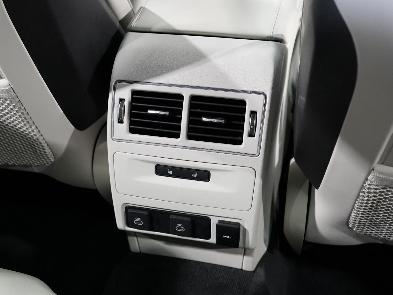 2024 Jaguar F-PACE SVR P550 Auto | HUD|360 CAM|MERIDIAN|PICKUP TODAY Photo