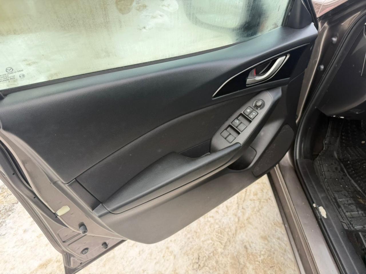 2016 Mazda MAZDA3 GX | Two Sets Of Tires Photo