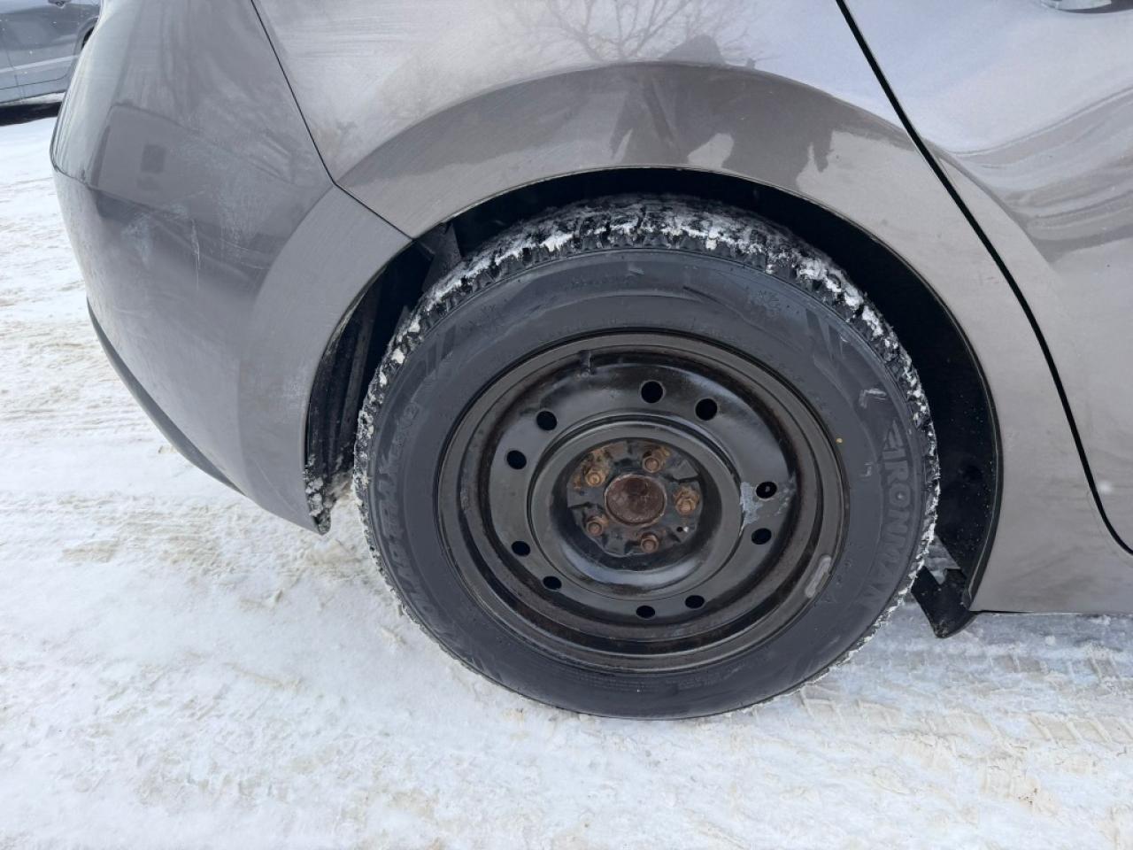 2016 Mazda MAZDA3 GX | Two Sets Of Tires Photo