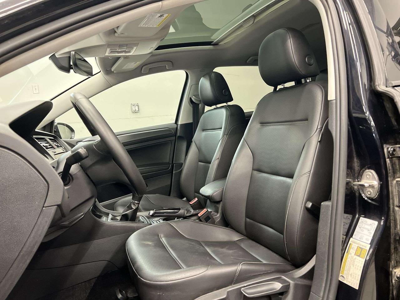 2021 Volkswagen Golf HIGHLINE |6-SPEED | HTD LEATHER |SUNROOF | CARPLAY Photo