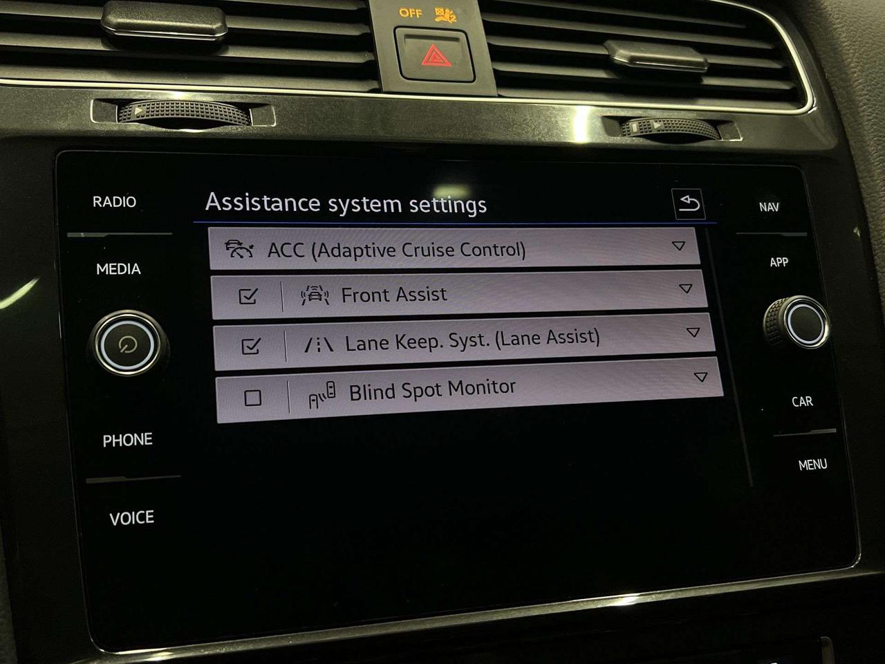 2021 Volkswagen Golf HIGHLINE |6-SPEED | HTD LEATHER |SUNROOF | CARPLAY Photo