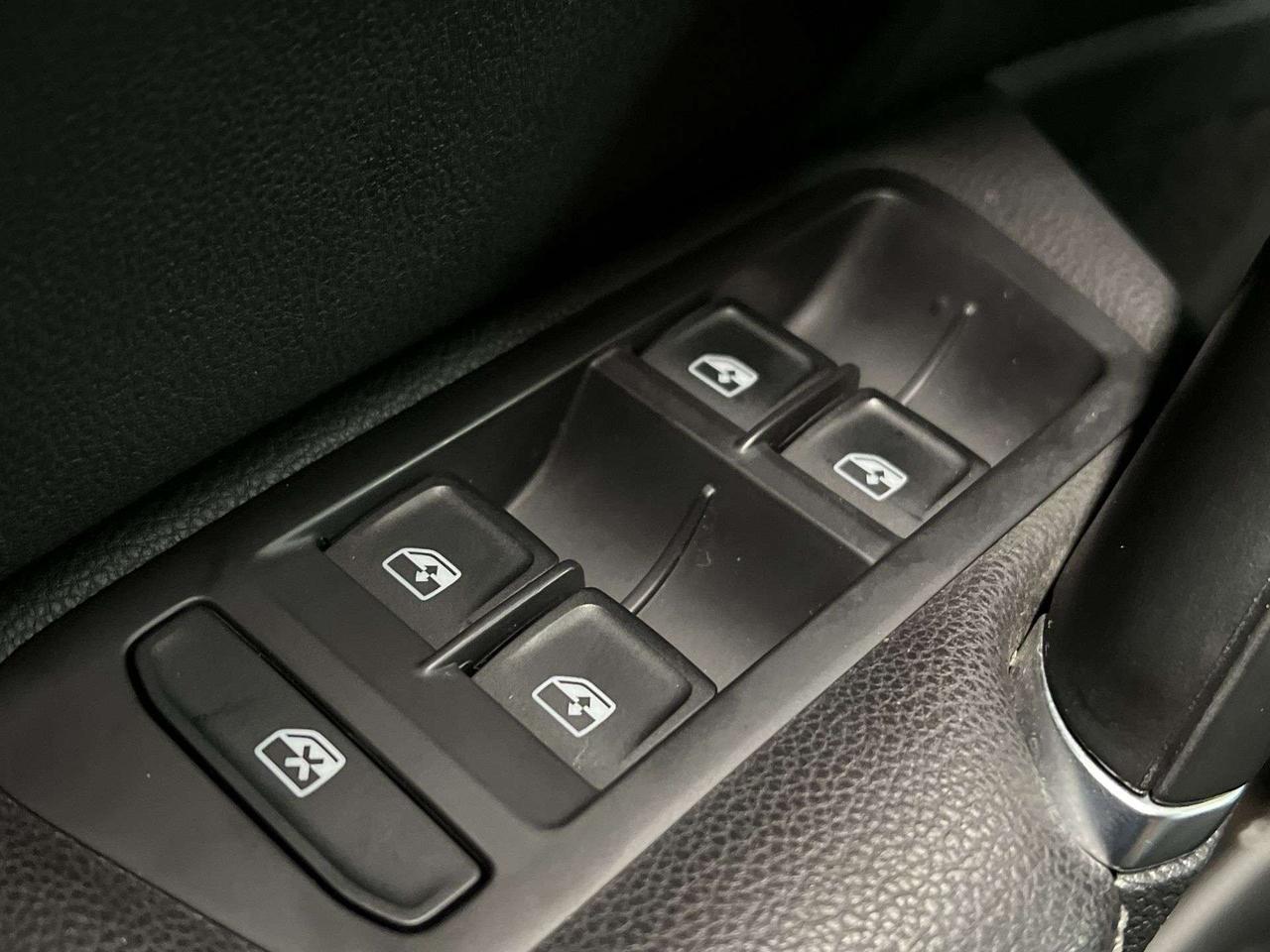 2021 Volkswagen Golf HIGHLINE |6-SPEED | HTD LEATHER |SUNROOF | CARPLAY Photo