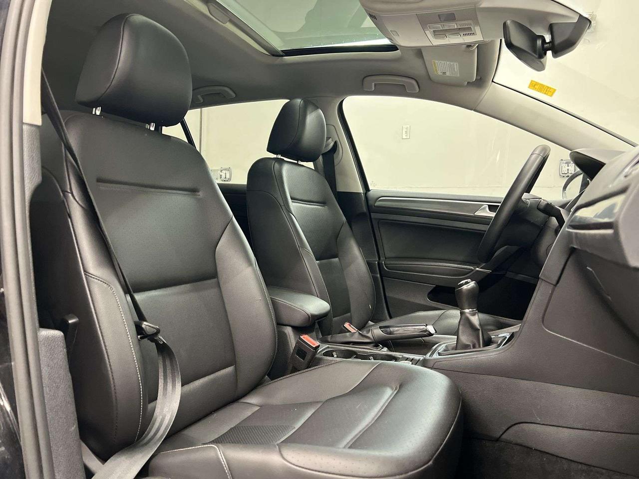 2021 Volkswagen Golf HIGHLINE |6-SPEED | HTD LEATHER |SUNROOF | CARPLAY Photo