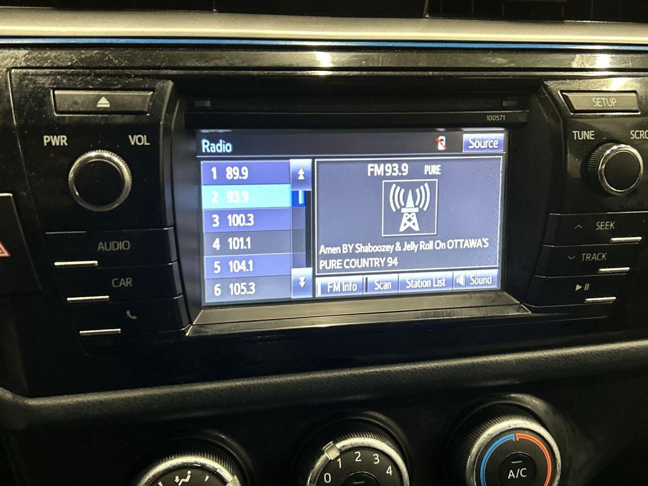 2016 Toyota Corolla S | 6-SPEED | HTD LEATHER | REAR CAM | BLUETOOTH Photo