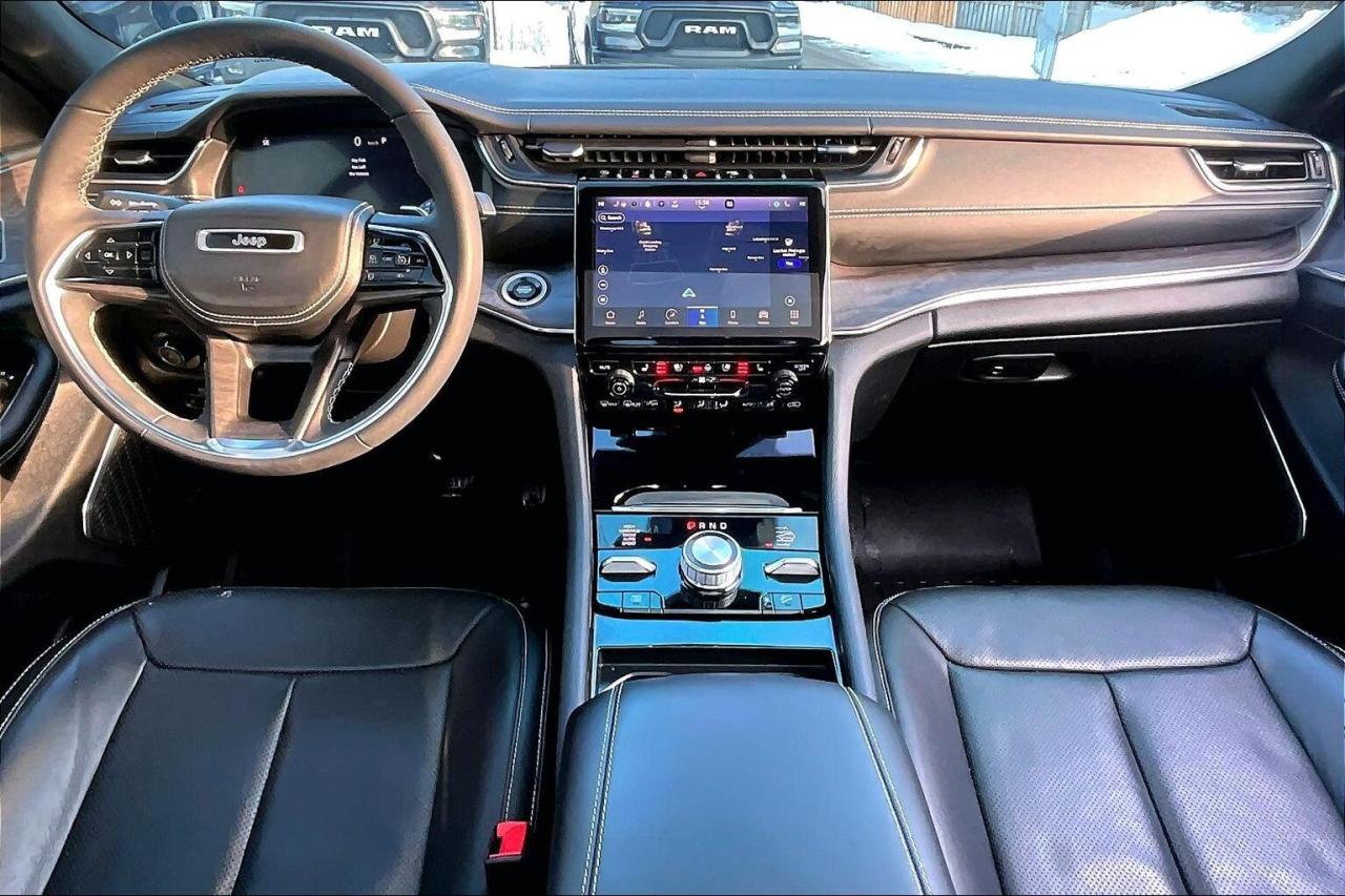 2023 Jeep Grand Cherokee L Overland | 6Seat | Vented Leather | Panoroof | 4X4 Photo