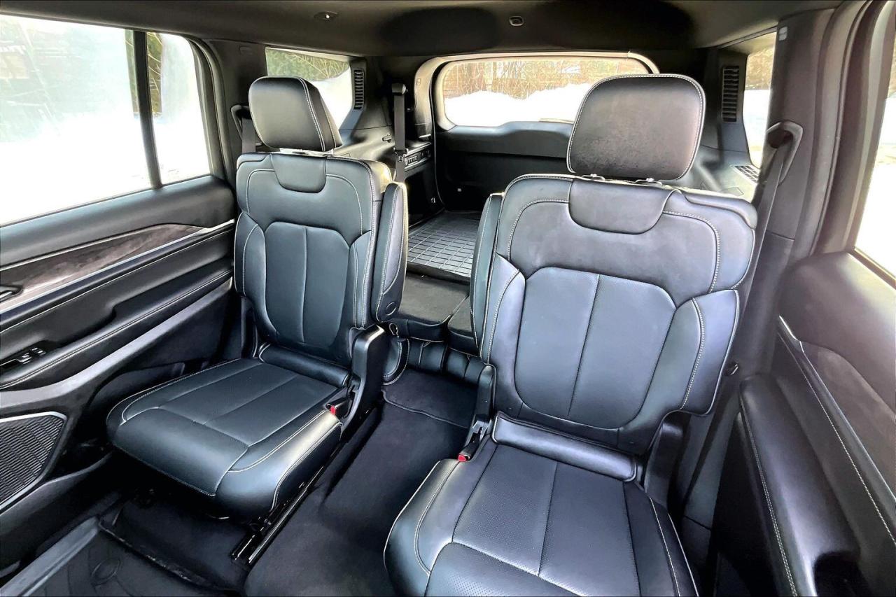2023 Jeep Grand Cherokee L Overland | 6Seat | Vented Leather | Panoroof | 4X4 Photo