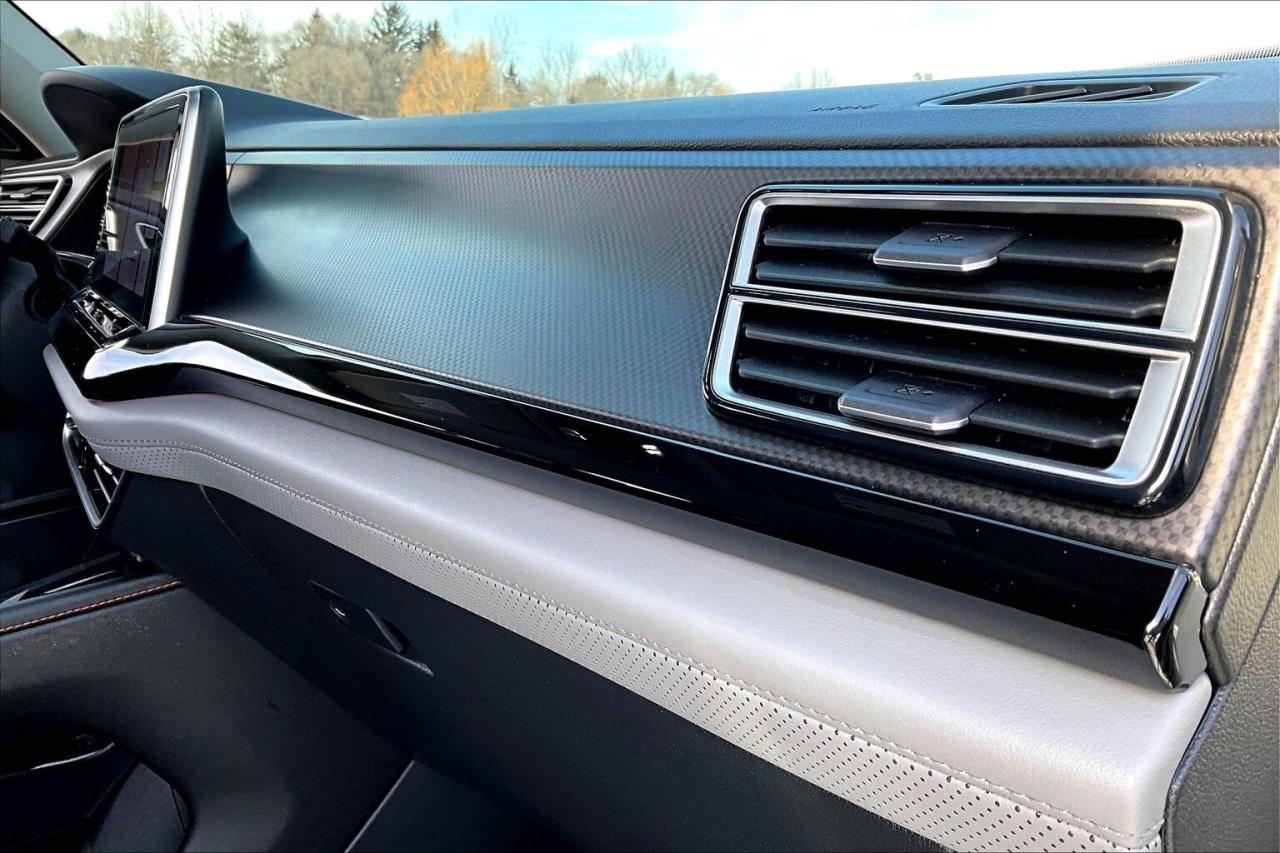 2024 Volkswagen Atlas Peak Edition | 7Seat | Heated/Vented Leather | AWD Photo