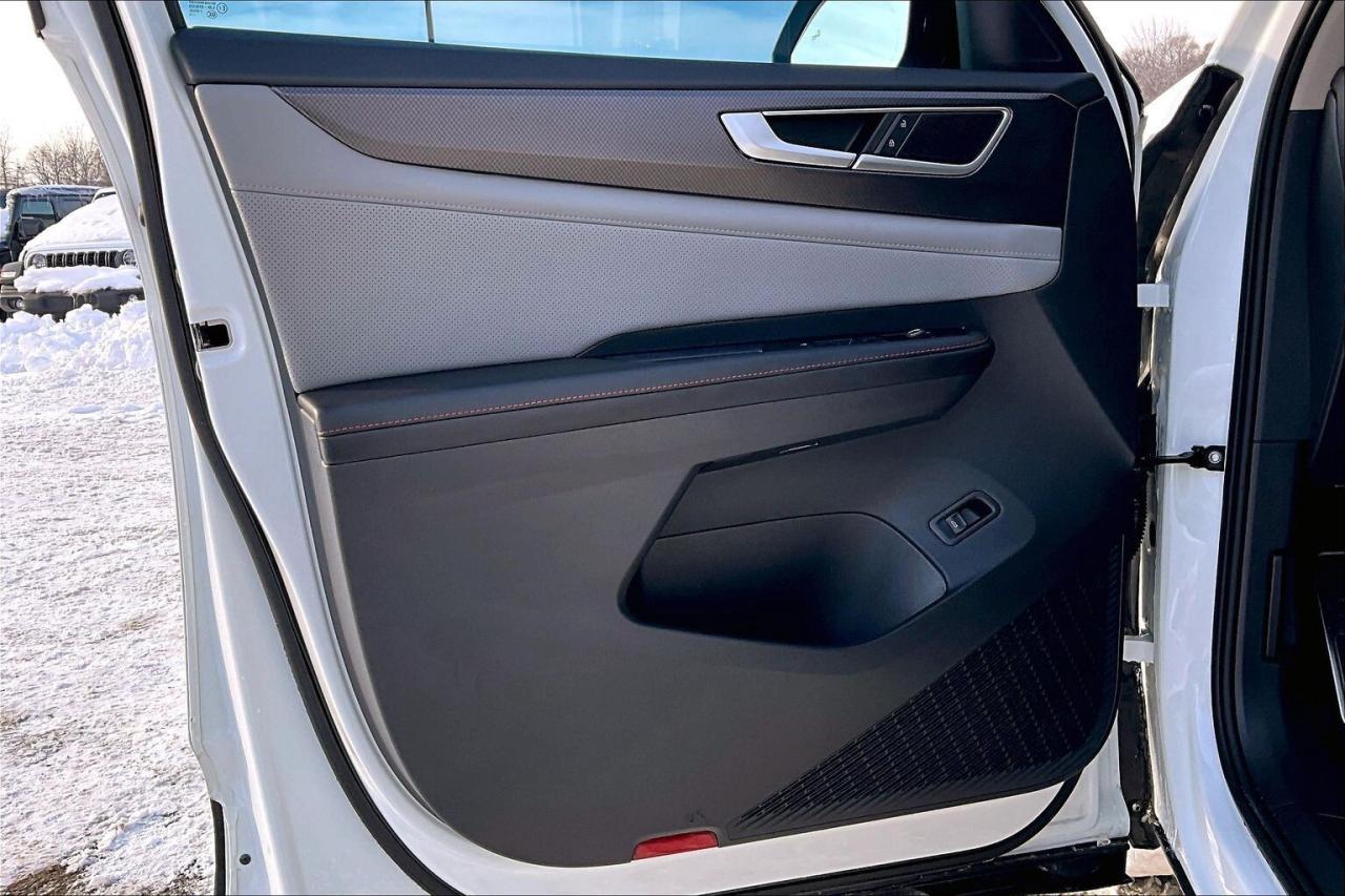 2024 Volkswagen Atlas Peak Edition | 7Seat | Heated/Vented Leather | AWD Photo