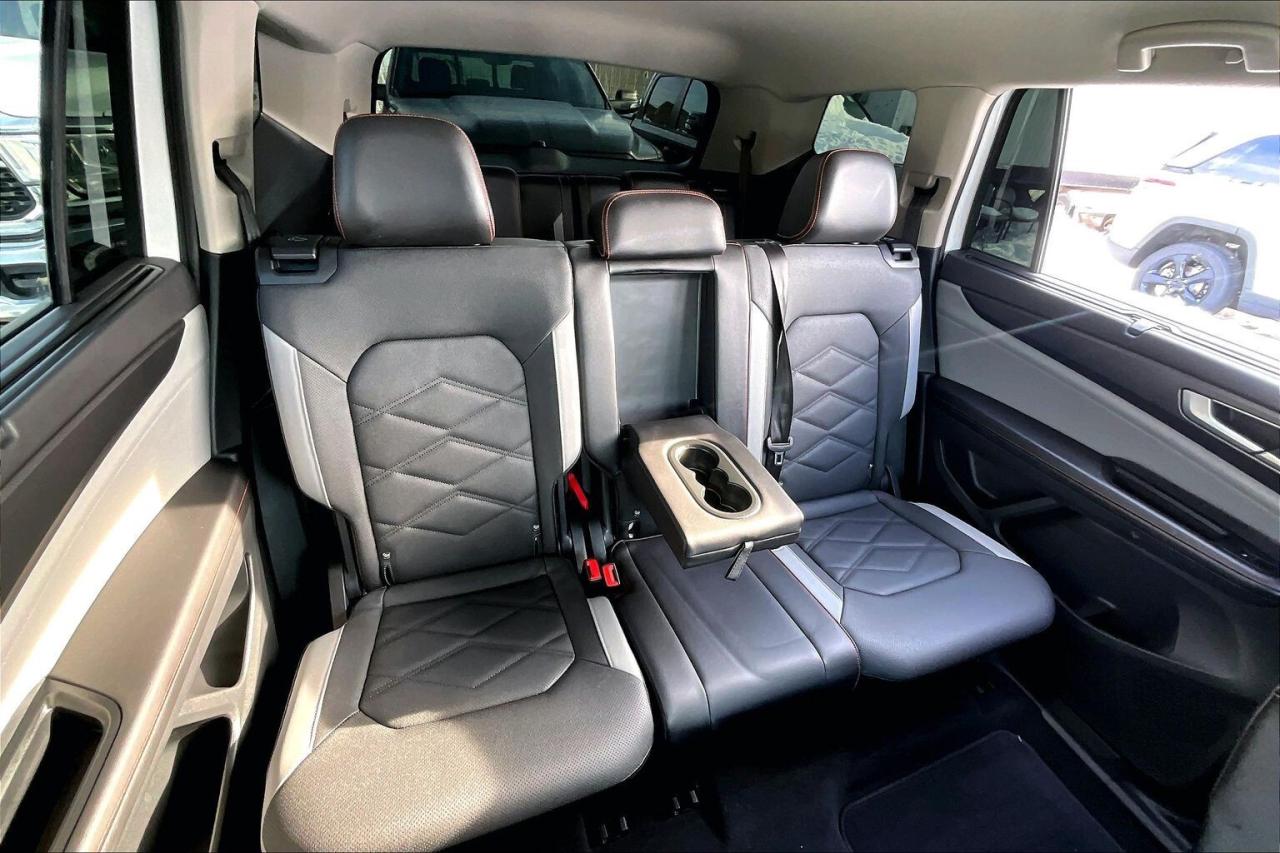 2024 Volkswagen Atlas Peak Edition | 7Seat | Heated/Vented Leather | AWD Photo