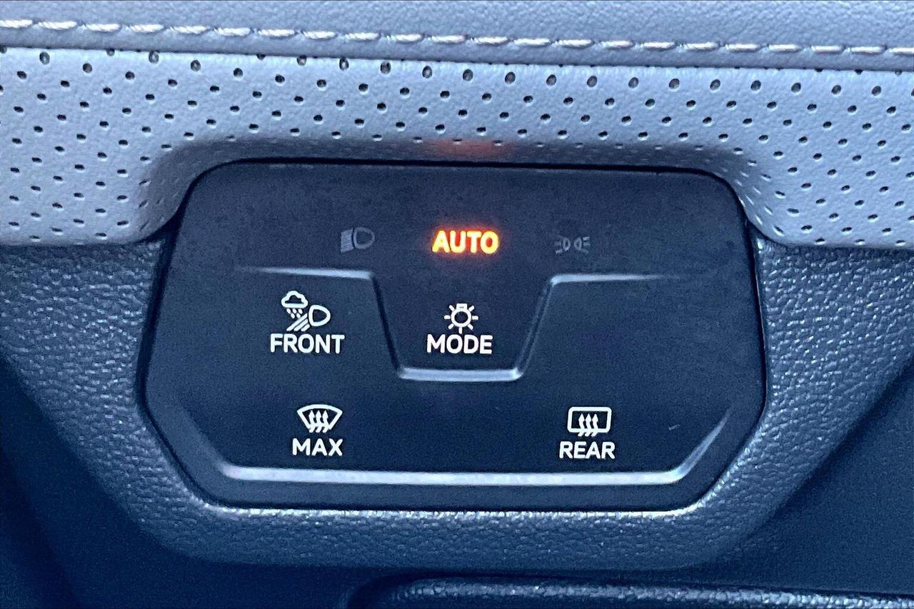 2024 Volkswagen Atlas Peak Edition | 7Seat | Heated/Vented Leather | AWD Photo