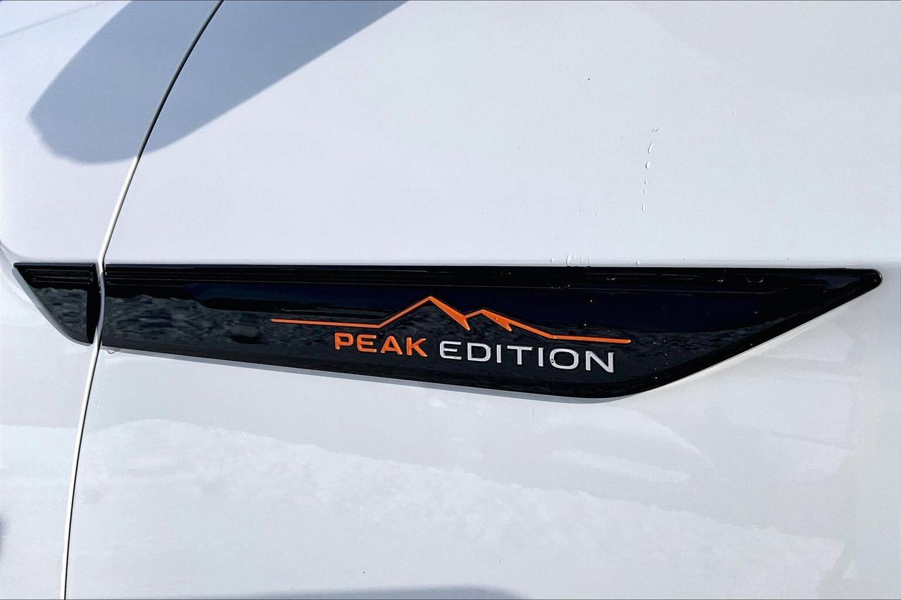 2024 Volkswagen Atlas Peak Edition | 7Seat | Heated/Vented Leather | AWD Photo