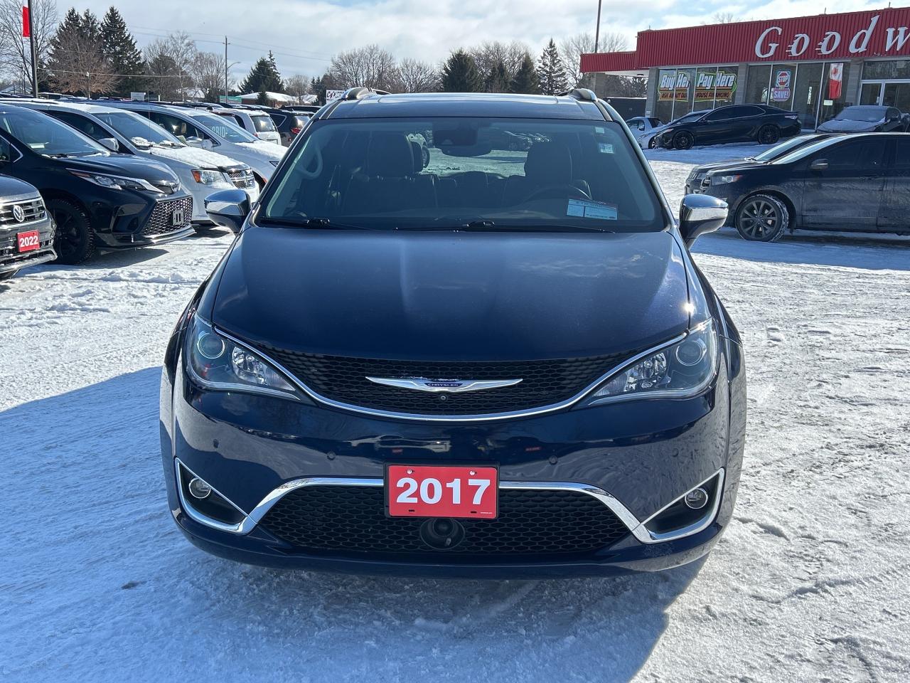 2017 Chrysler Pacifica LIMITED, HEATED LEATHER, REMOTE START, SUNROOF! - Photo #9