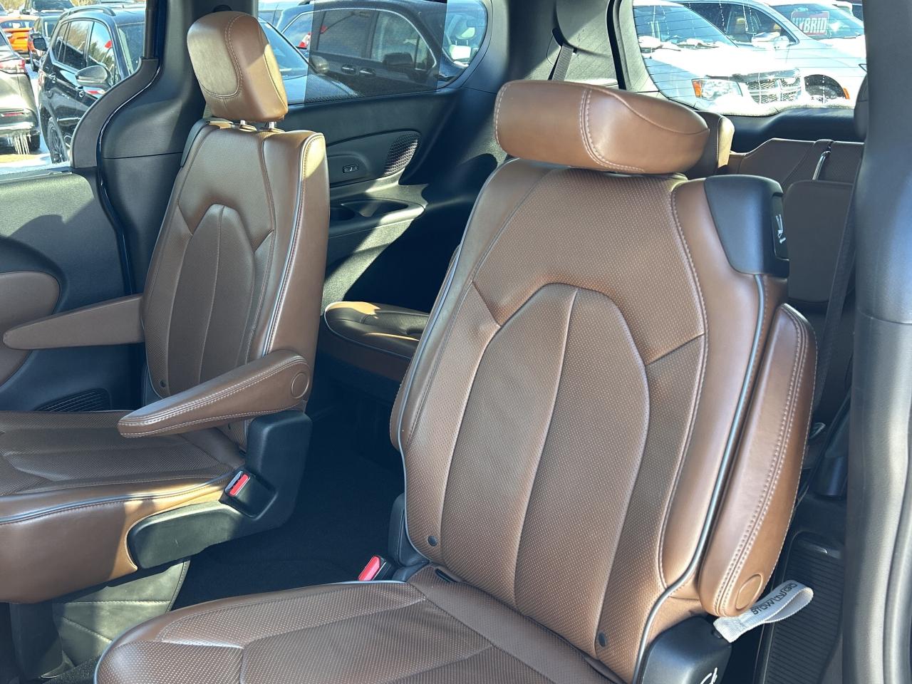 2017 Chrysler Pacifica LIMITED, HEATED LEATHER, REMOTE START, SUNROOF! - Photo #13