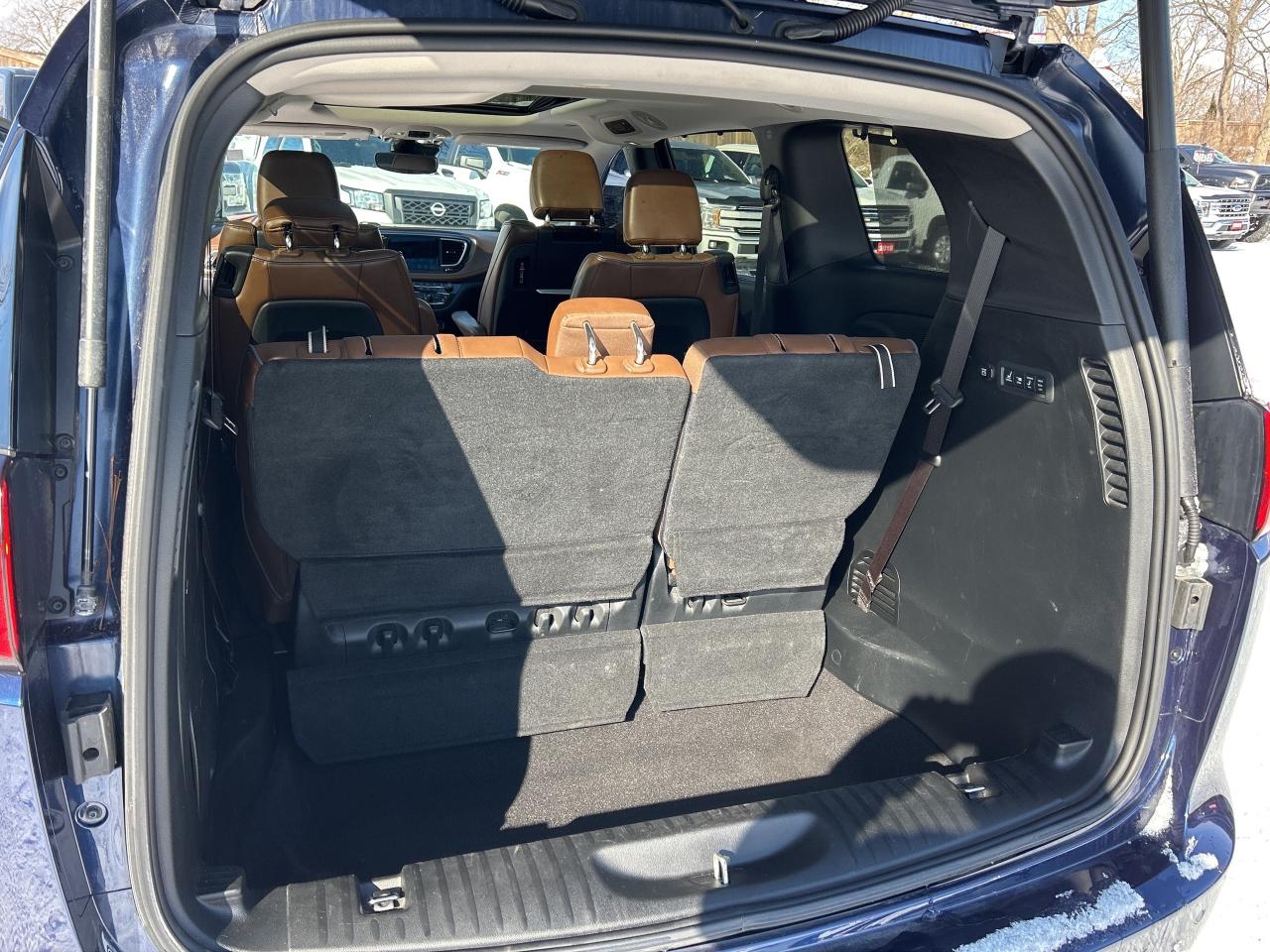 2017 Chrysler Pacifica LIMITED, HEATED LEATHER, REMOTE START, SUNROOF! - Photo #15