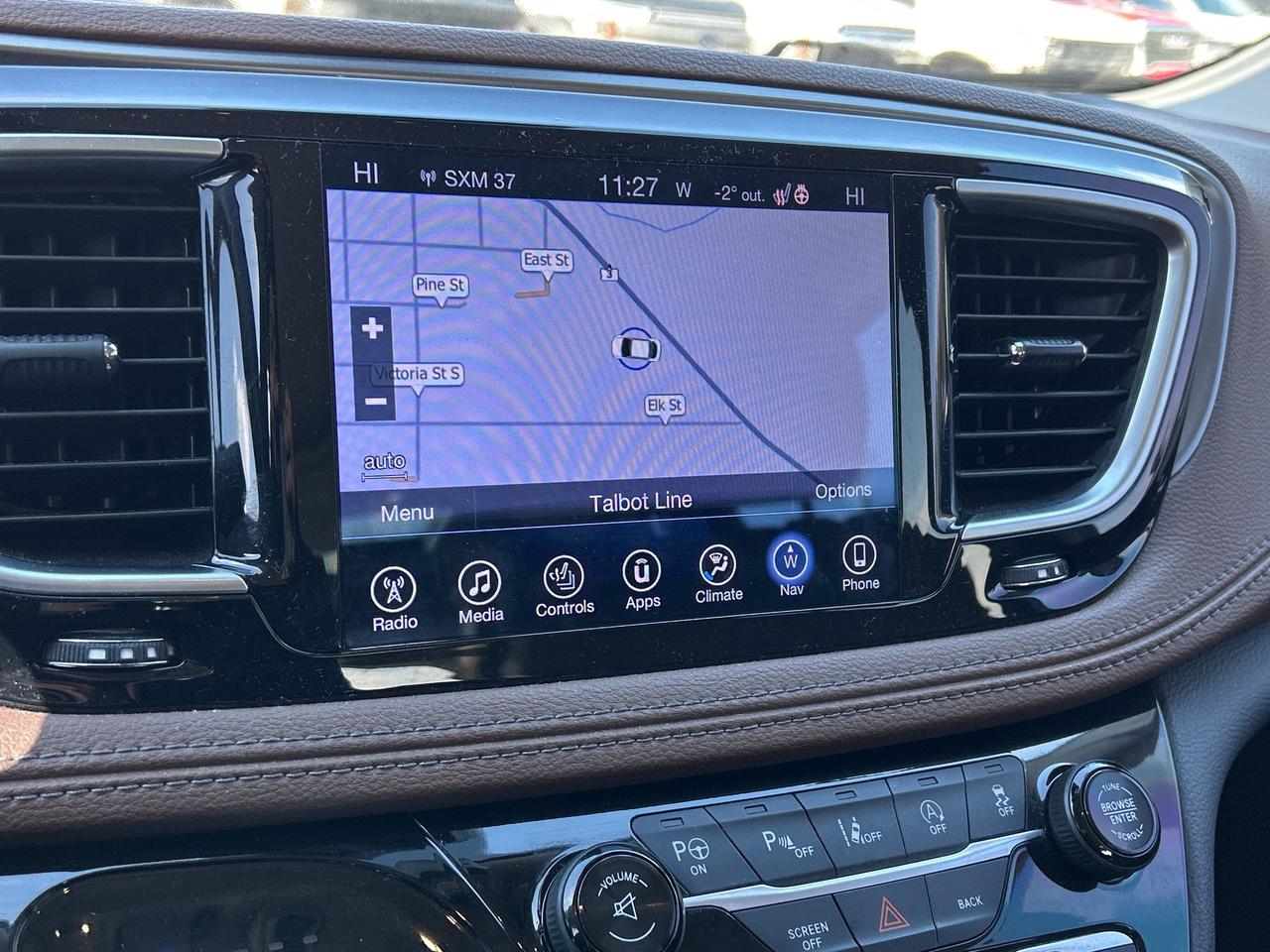 2017 Chrysler Pacifica LIMITED, HEATED LEATHER, REMOTE START, SUNROOF! - Photo #21