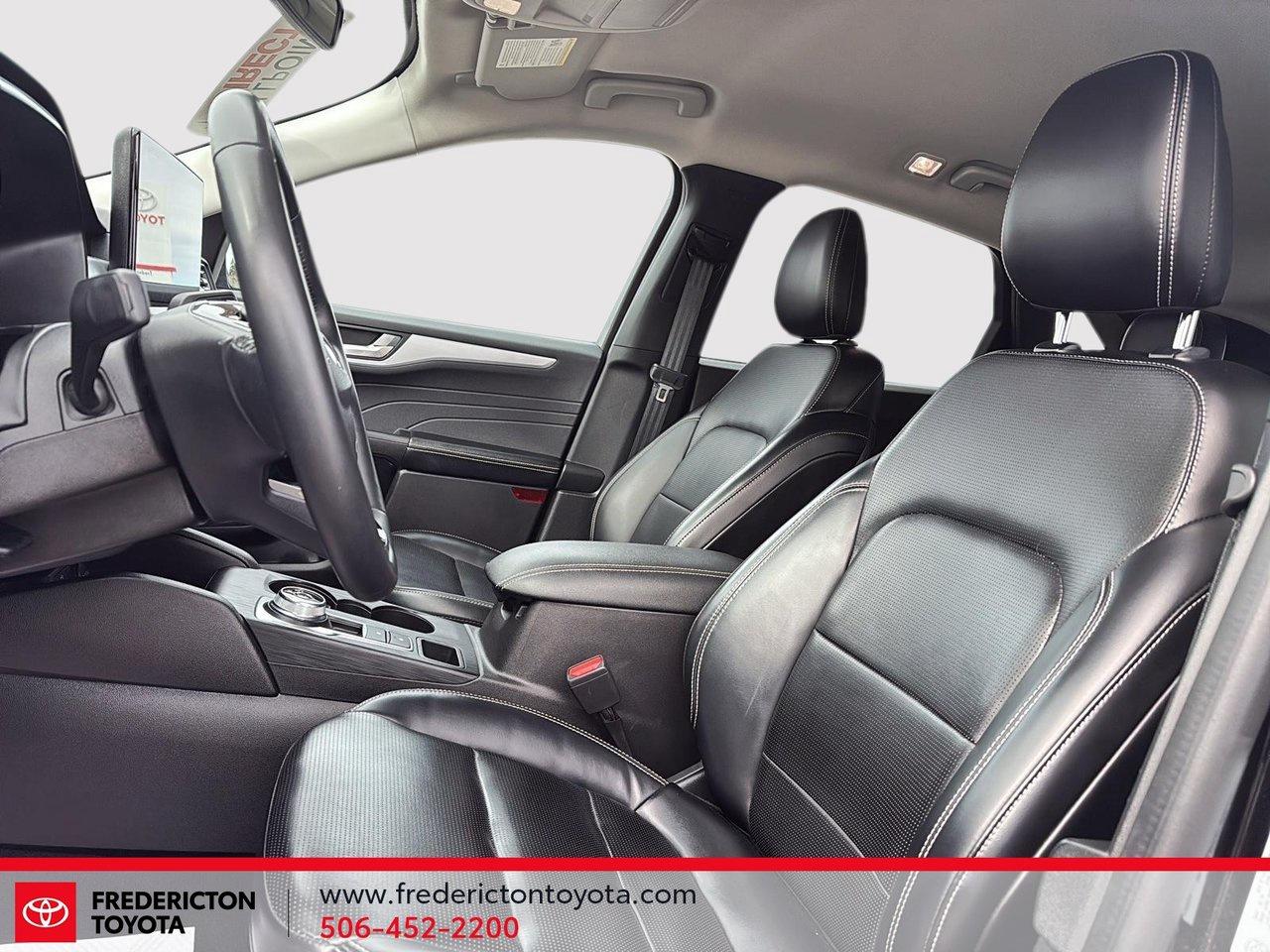 2024 Ford Escape Platinum Photo