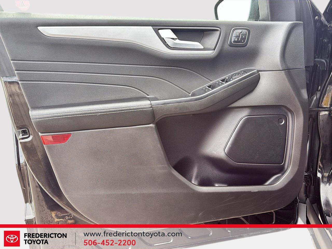 2024 Ford Escape Platinum Photo