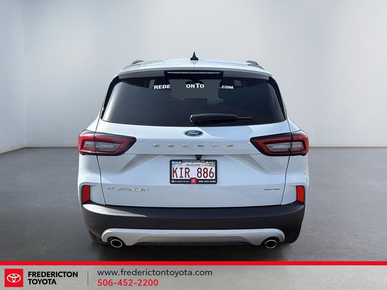 2025 Ford Escape Platinum Photo2