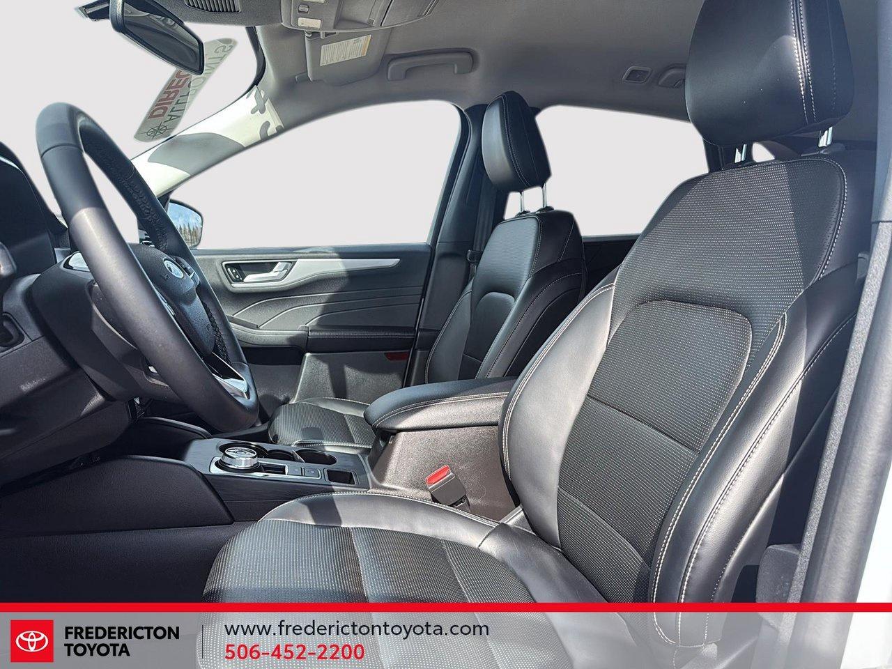 2025 Ford Escape Platinum Photo