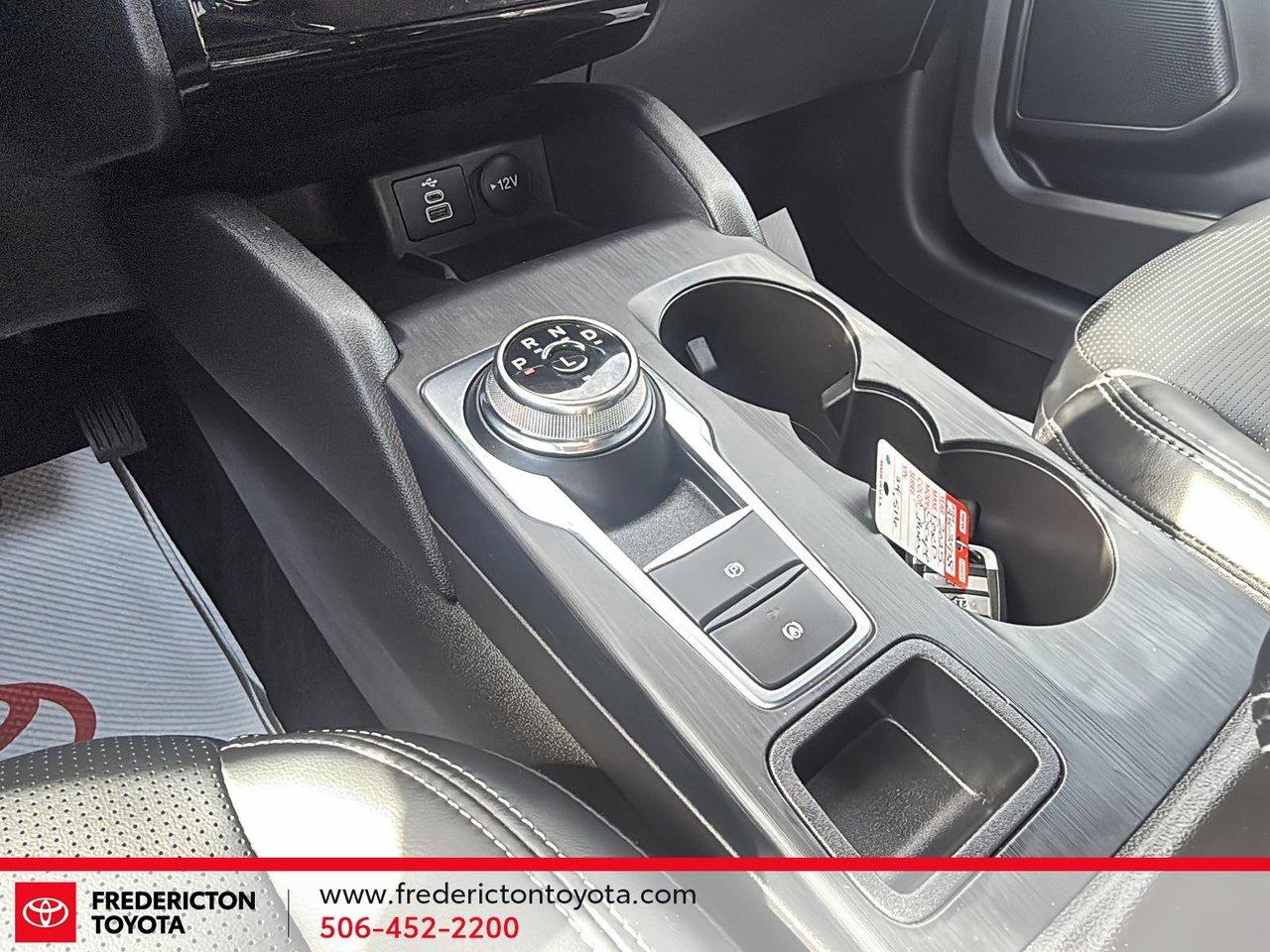 2025 Ford Escape Platinum Photo