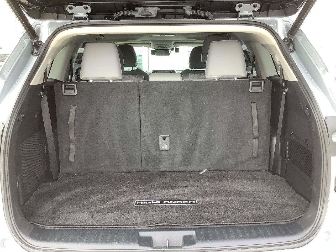 2022 Toyota Highlander HYBRID XLE Photo4