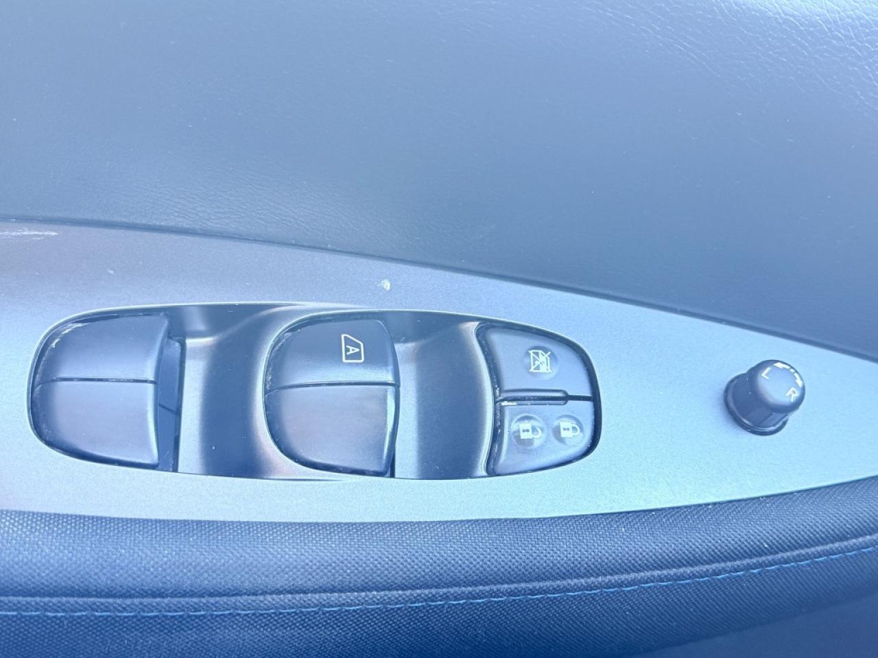 2018 Nissan Leaf S 4dr Hatchback Automatic Photo