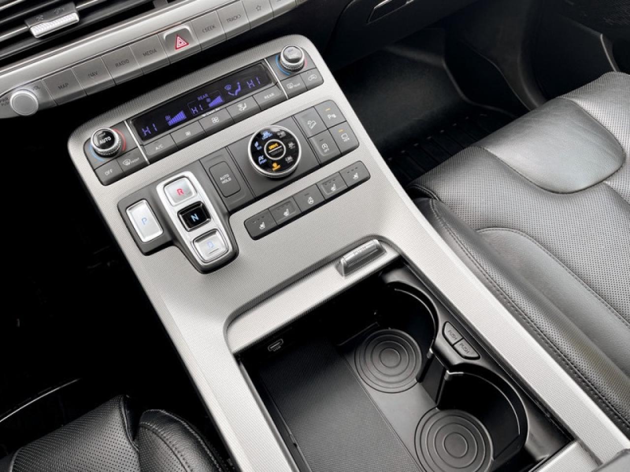 2022 Hyundai PALISADE Luxury 7-Passenger  **ONE OWNER** Photo