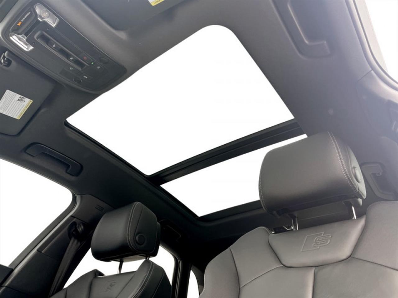 2023 Audi Q3 Technik 45 TFSI  **S LINE - ONE OWNER** Photo