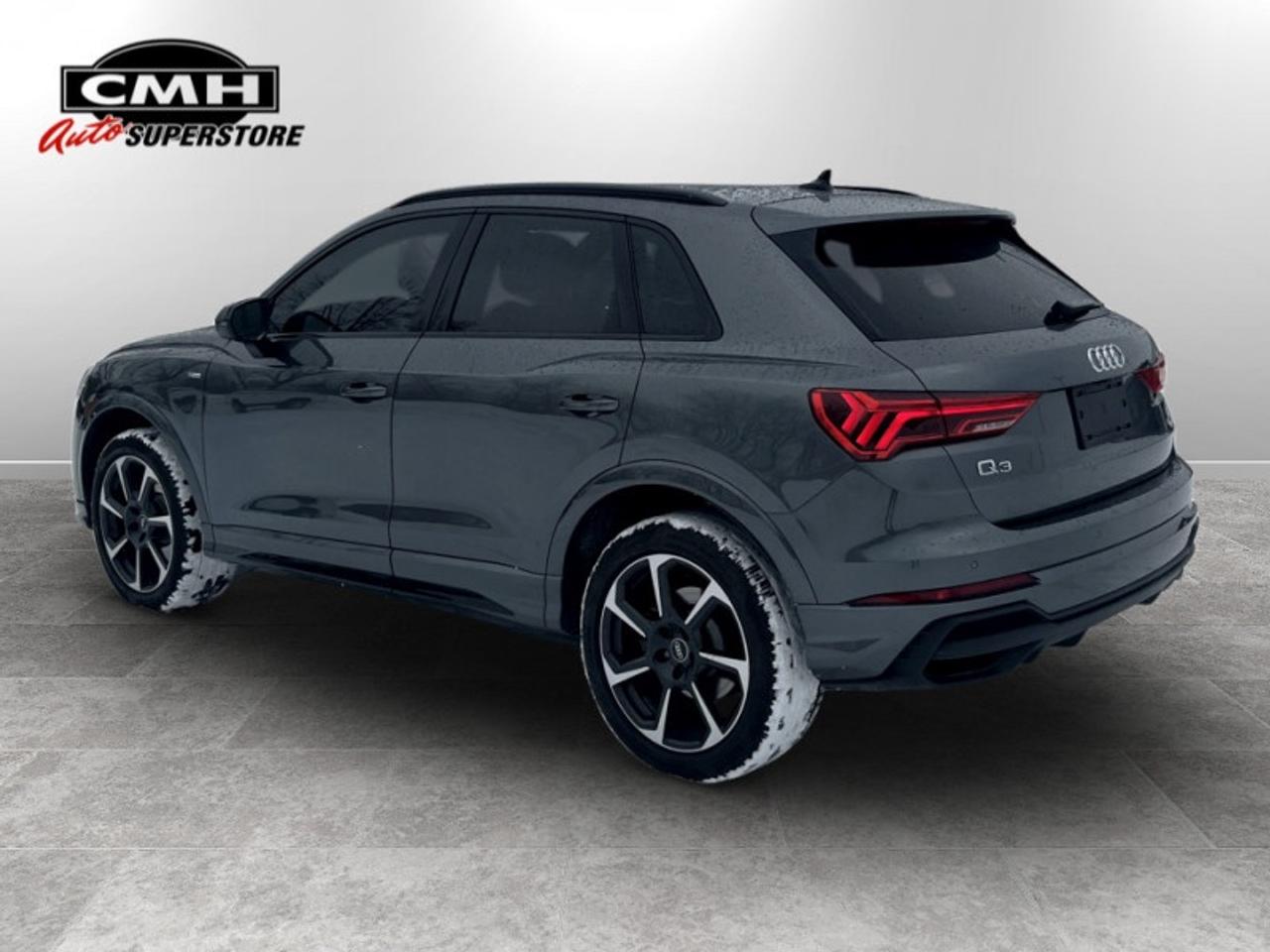 2023 Audi Q3 Technik 45 TFSI  **S LINE - ONE OWNER** Photo2