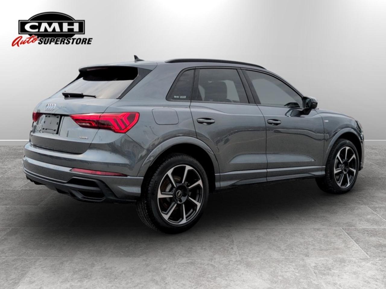 2023 Audi Q3 Technik 45 TFSI  **S LINE - ONE OWNER** Photo3