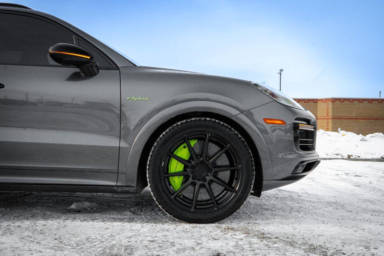 2021 Porsche Cayenne Turbo S E-Hybrid Photo