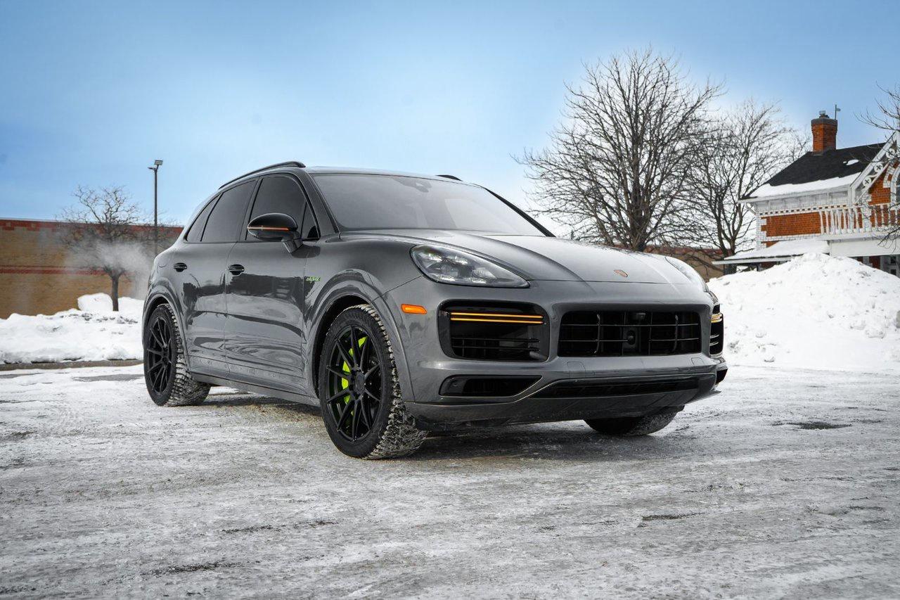 2021 Porsche Cayenne Turbo S E-Hybrid Photo