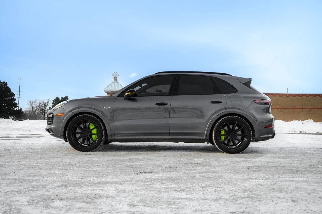 2021 Porsche Cayenne Turbo S E-Hybrid Photo