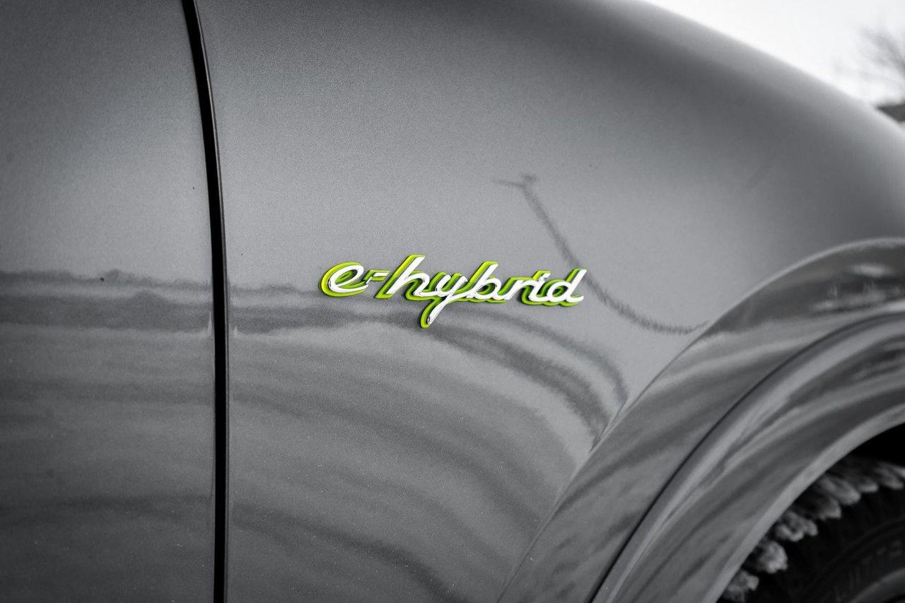 2021 Porsche Cayenne Turbo S E-Hybrid Photo
