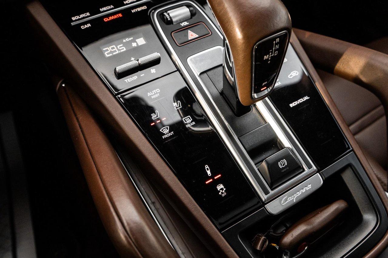 2021 Porsche Cayenne Turbo S E-Hybrid Photo