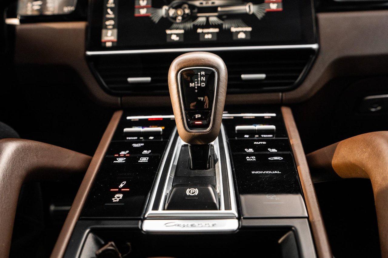 2021 Porsche Cayenne Turbo S E-Hybrid Photo