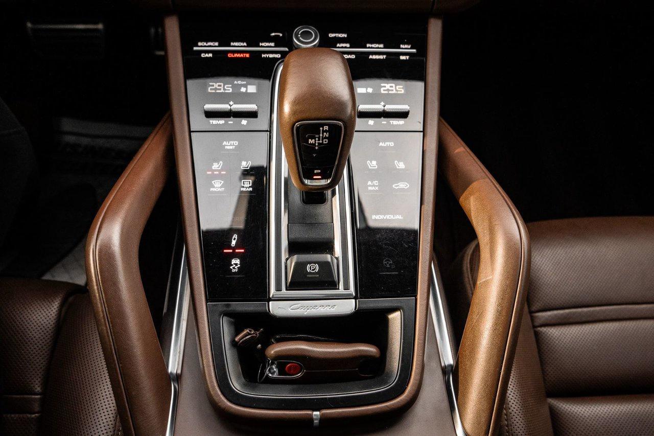 2021 Porsche Cayenne Turbo S E-Hybrid Photo