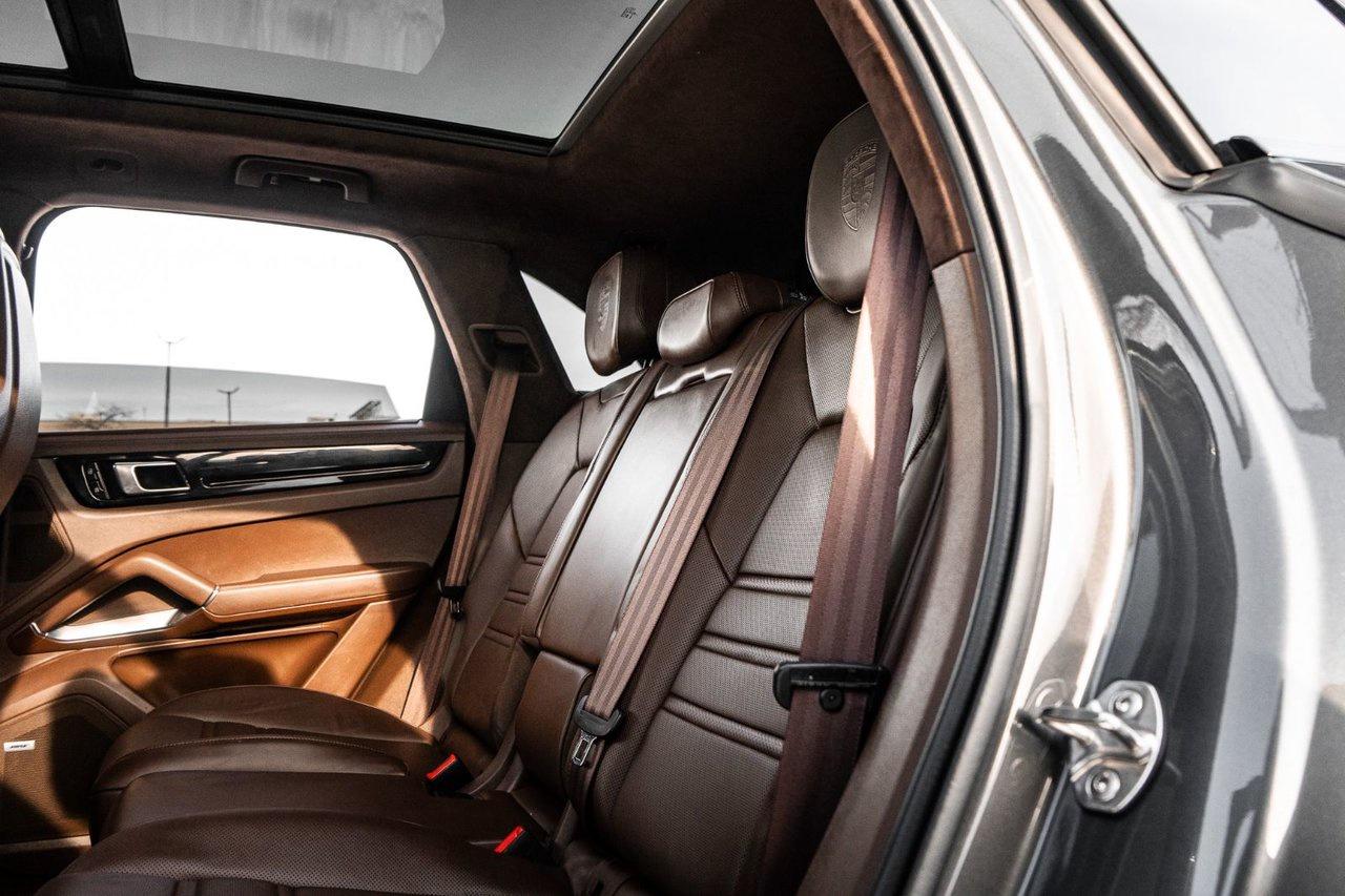 2021 Porsche Cayenne Turbo S E-Hybrid Photo