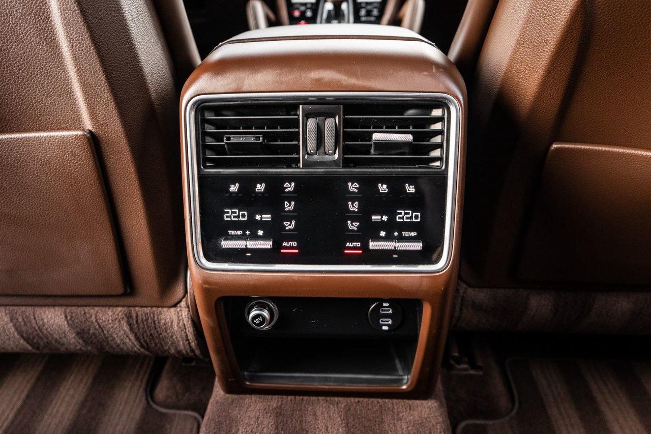 2021 Porsche Cayenne Turbo S E-Hybrid Photo