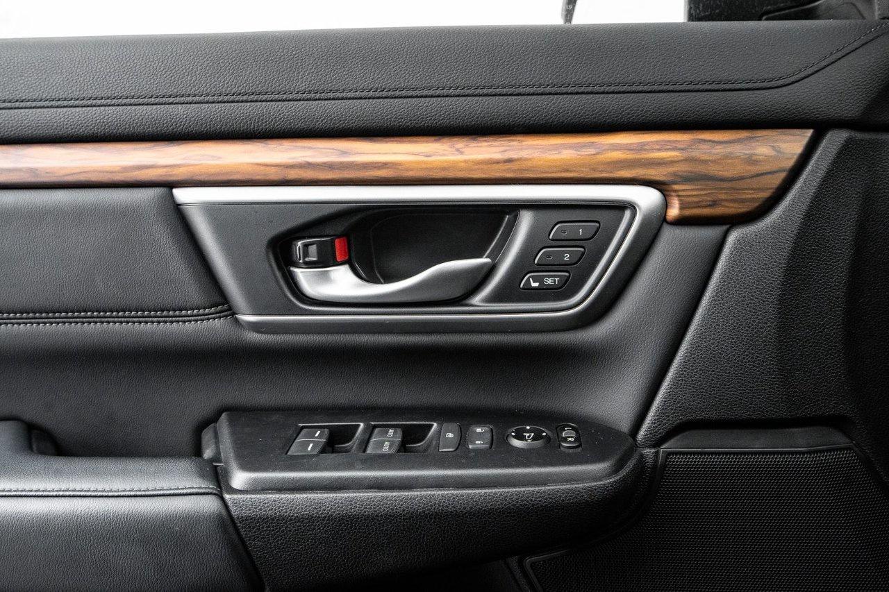 2020 Honda CR-V Touring Photo