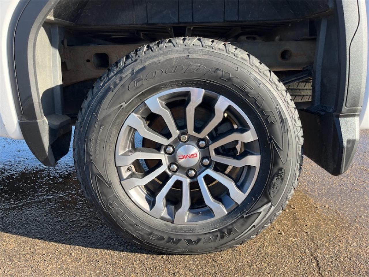 2021 GMC Sierra 1500 AT4  - Leather Seats -  Cooled Seats Photo5