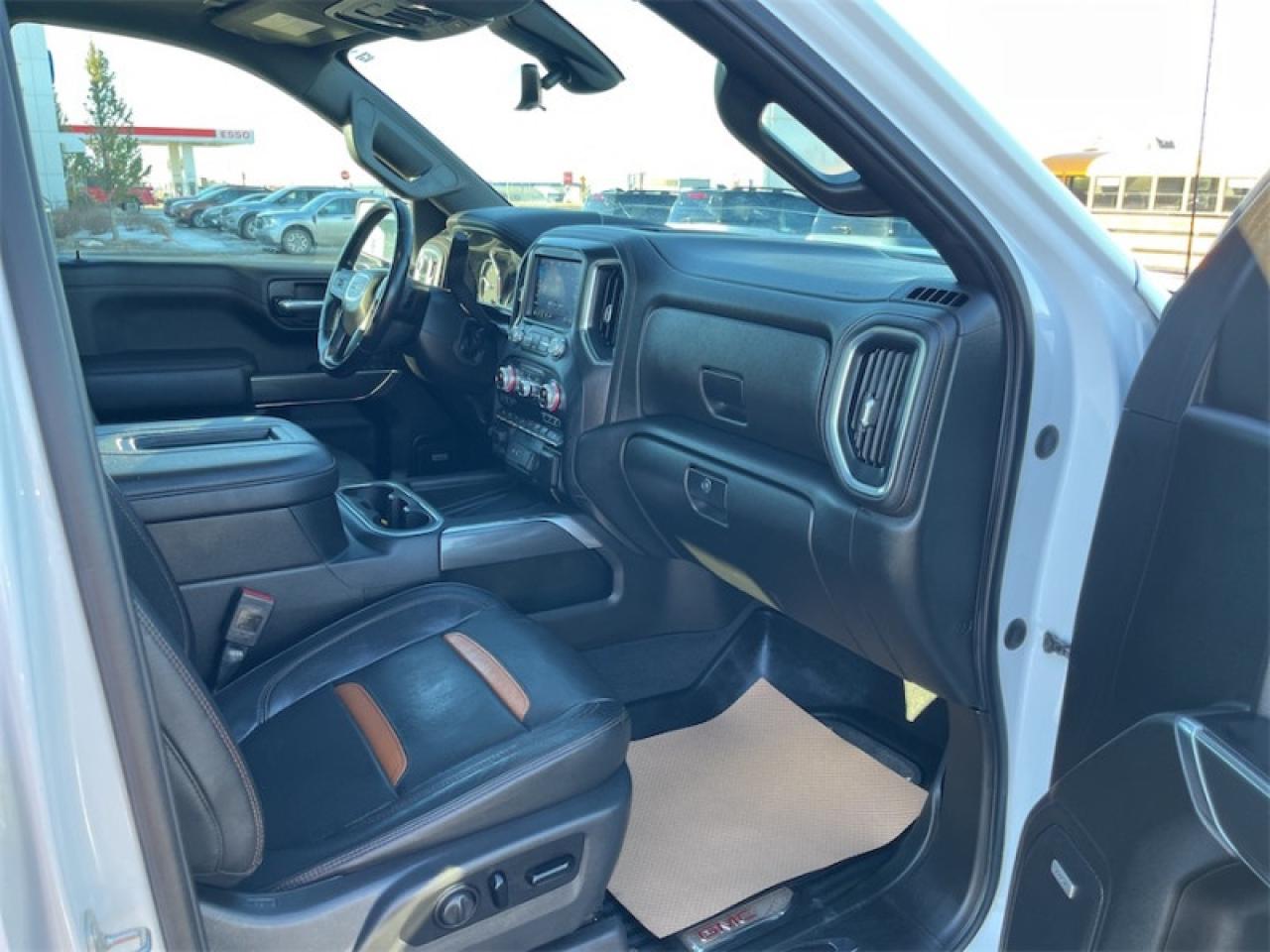 2021 GMC Sierra 1500 AT4  - Leather Seats -  Cooled Seats Photo5