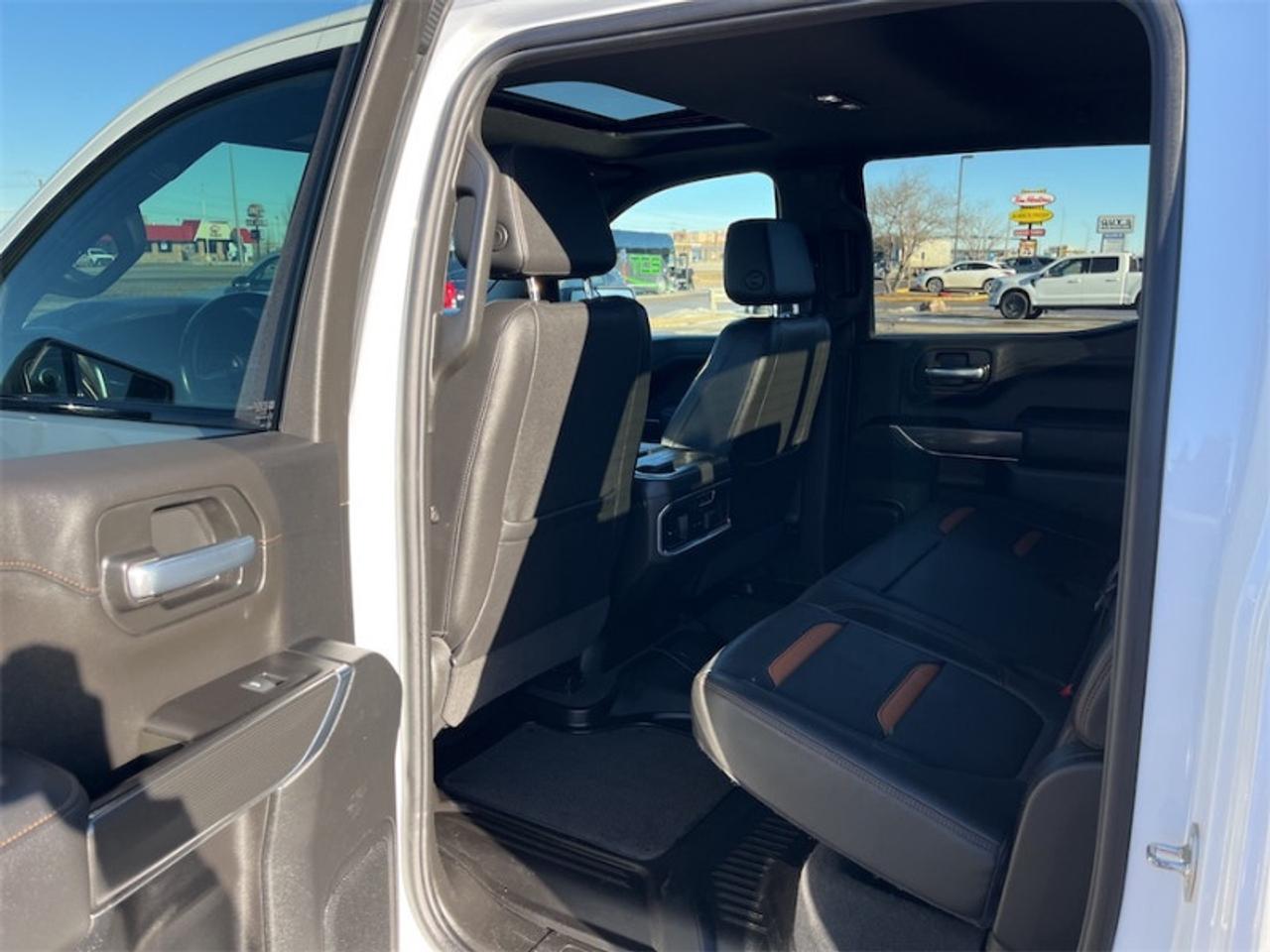 2021 GMC Sierra 1500 AT4  - Leather Seats -  Cooled Seats Photo5