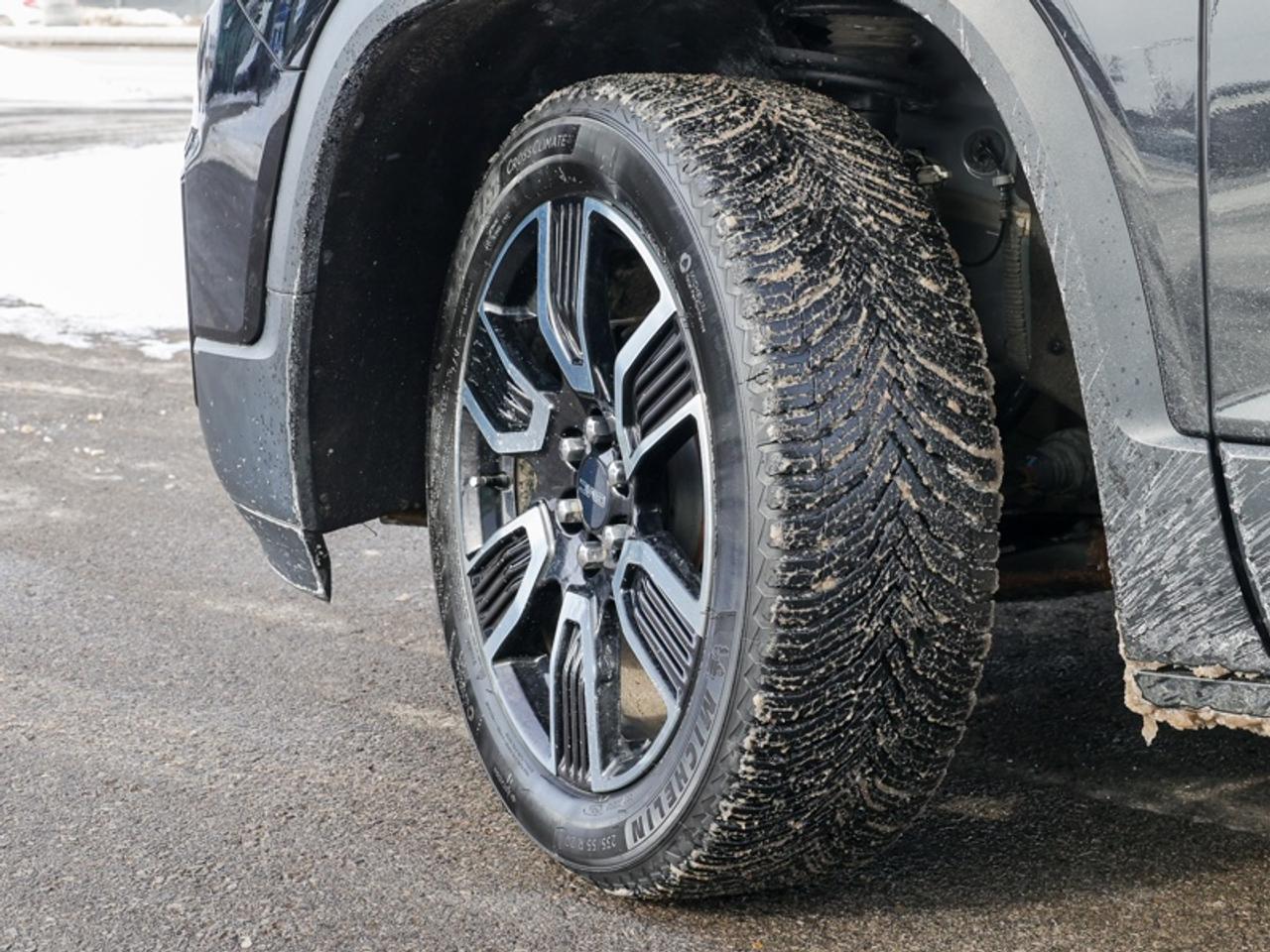 2021 GMC Acadia SLE  - Heated Seats -  Power Liftgate Photo