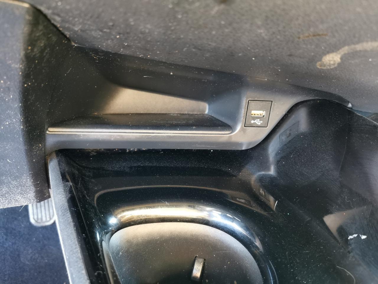 2021 Toyota C-HR XLE Photo