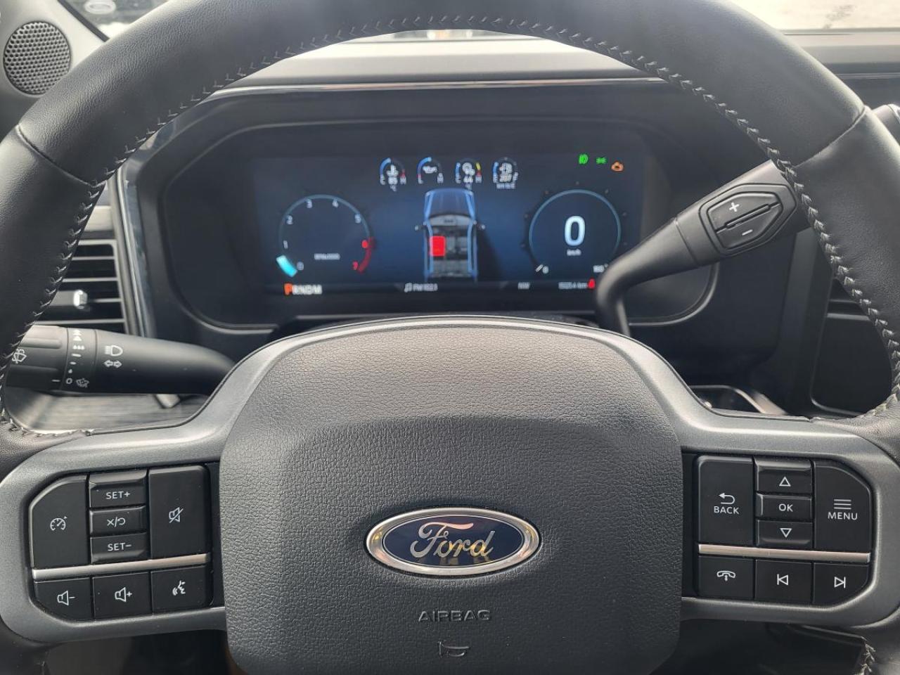 2024 Ford F-250 Super Duty SRW LARIAT 4WD Crew Cab 8' Box Photo3