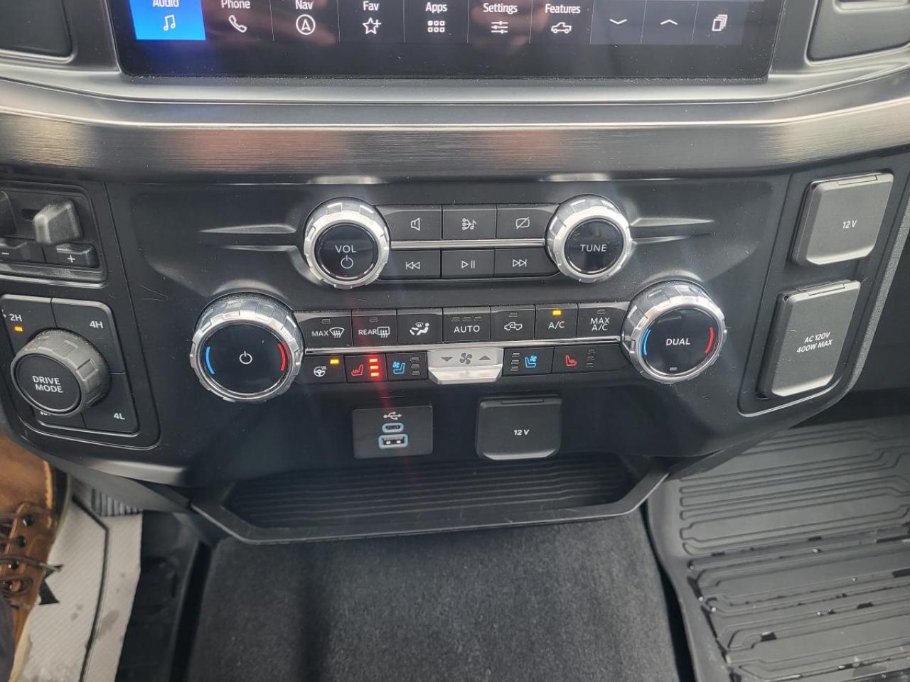 2024 Ford F-250 Super Duty SRW LARIAT 4WD Crew Cab 8' Box Photo