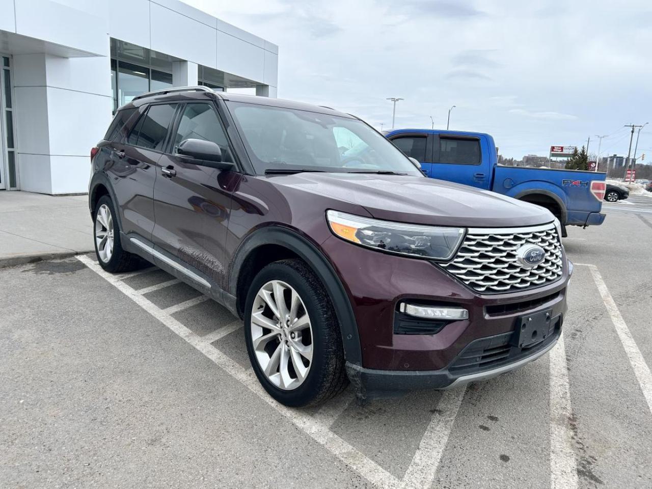 2022 Ford Explorer Platinum Photo