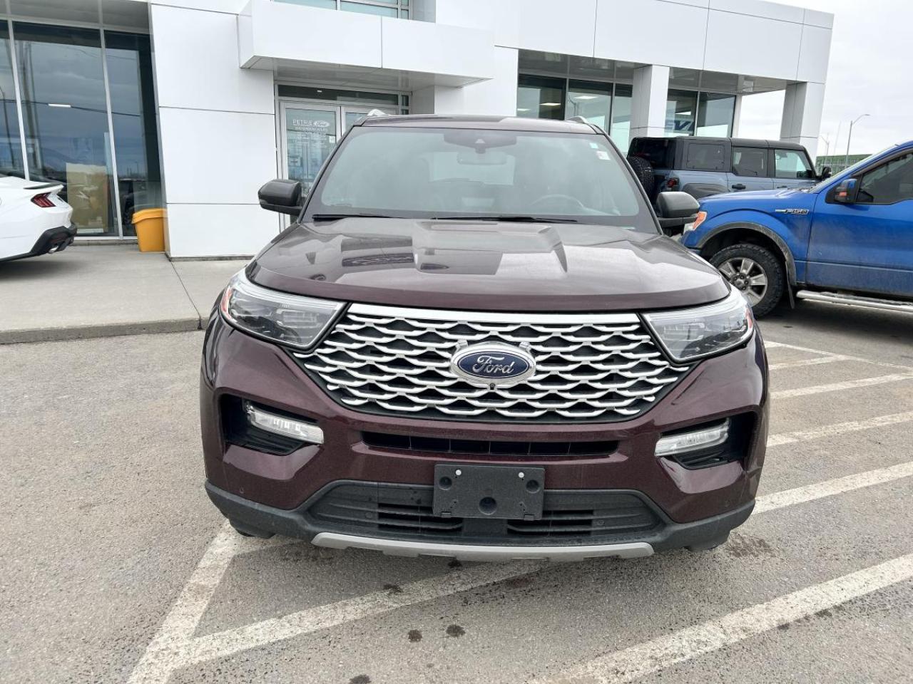 2022 Ford Explorer Platinum Photo